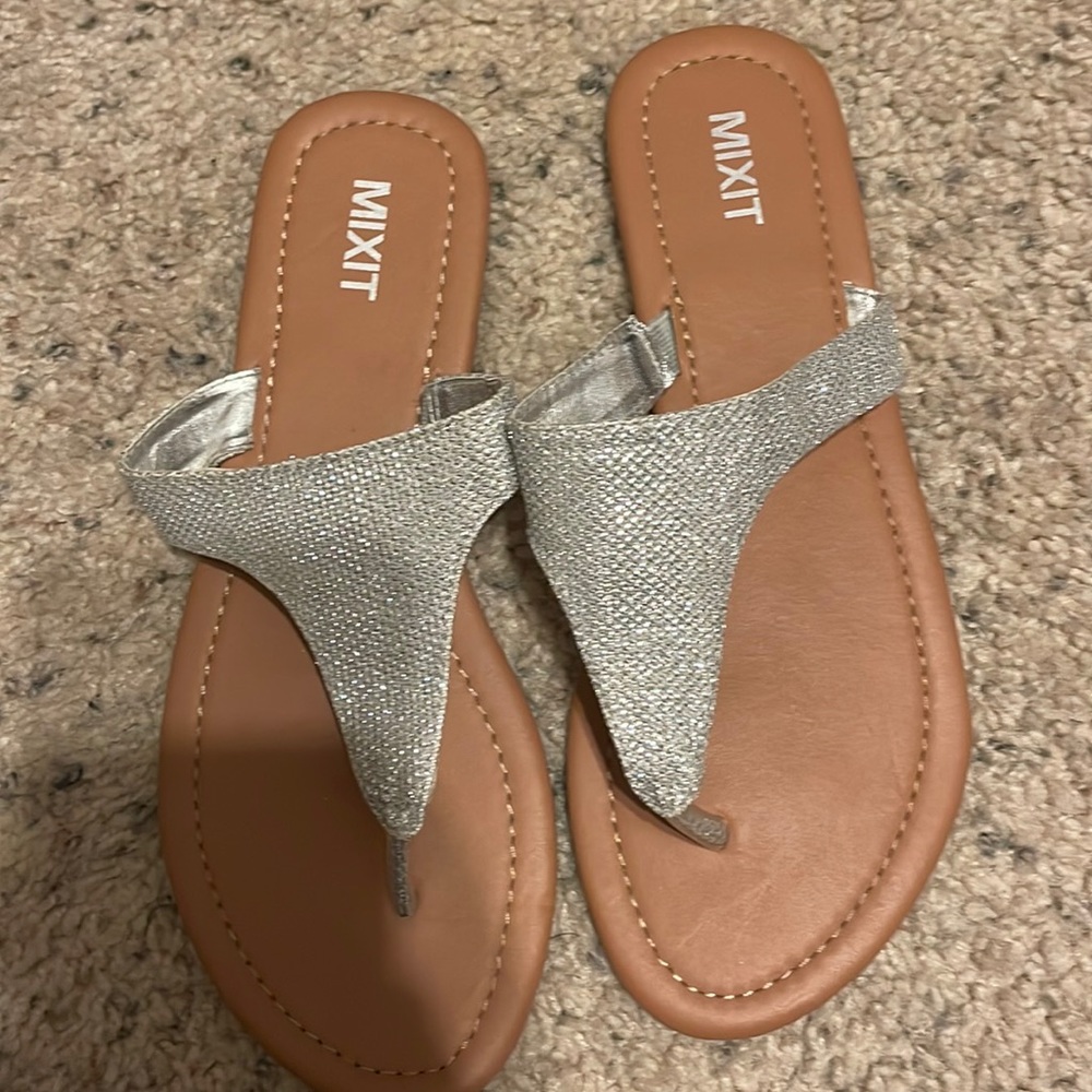 Mix it silver sparkly sandals size 8